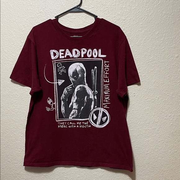 Marvel Studios Other - Deadpool Men's Graphic Maroon T-Shirt. Very Good Condition. Size XL.